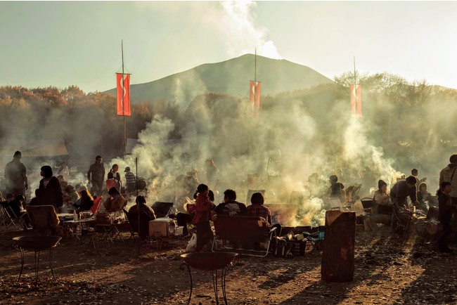 キャンプ場「北軽井沢スウィートグラス」が焚き火イベント「アサマ狼煙（のろし）」を開催