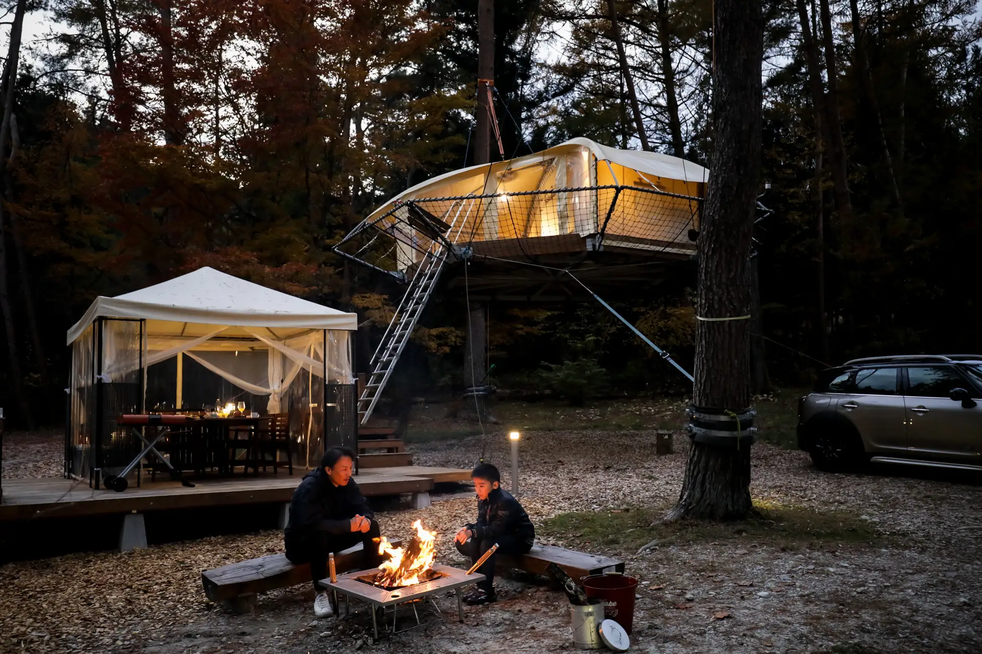 長野県松川町のキャンプ場に、樹上キャンプを体験できる「ツリーフロア-KAZE-」が新規オープン